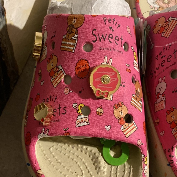 Crocs Line Friends Stomp Slides - Picture 4 of 13